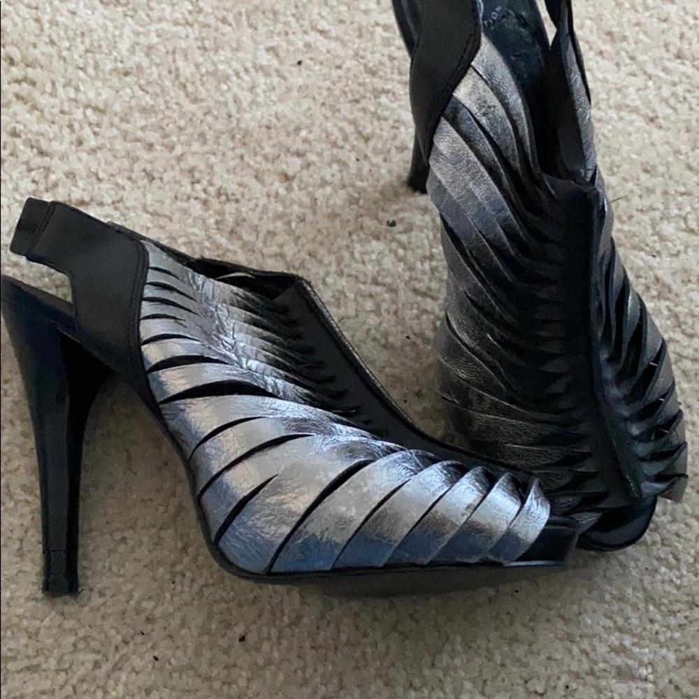 Heels - Picture 2 of 5